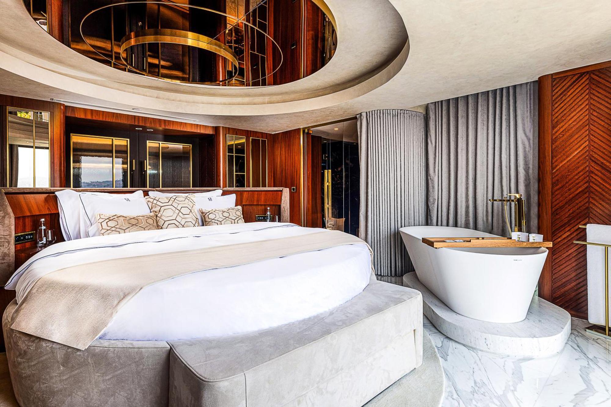 The Maestro Hotel Istanbul Exterior photo